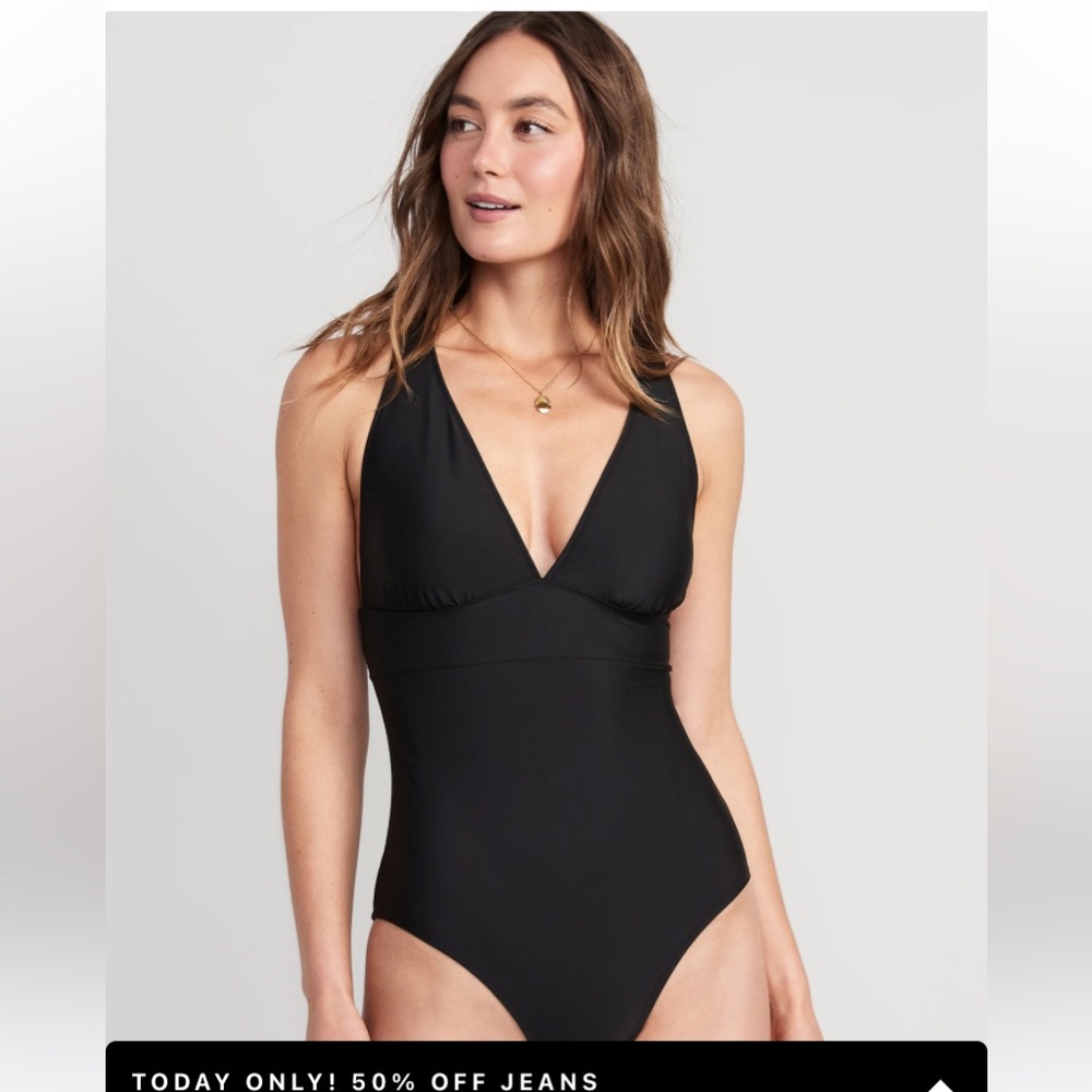 Old navy‎ size small Tall ( a poem) v neck bathing suit. NWT. Retail 45